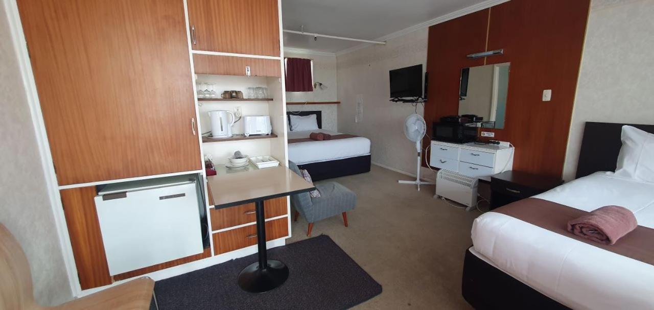 Mayfair Court Motel Токороа Екстериор снимка