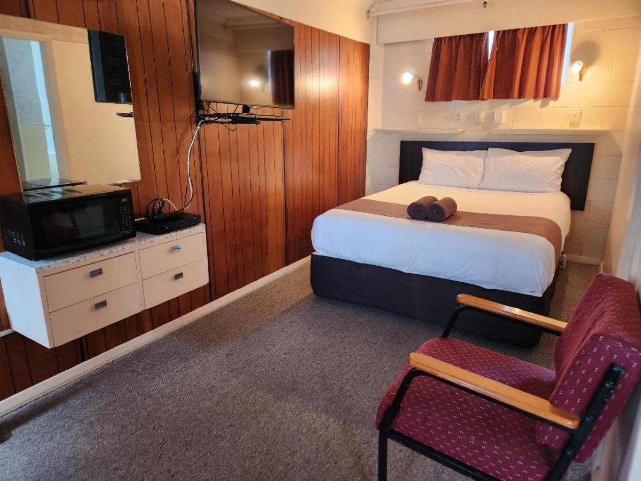Mayfair Court Motel Токороа Екстериор снимка