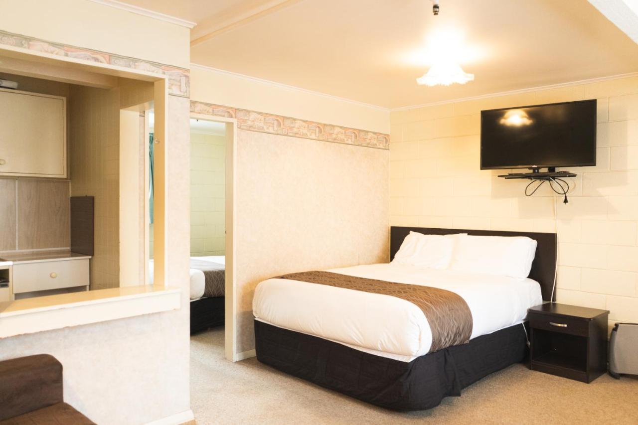 Mayfair Court Motel Токороа Екстериор снимка