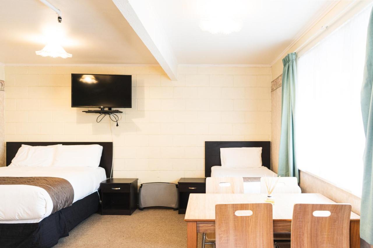 Mayfair Court Motel Токороа Екстериор снимка